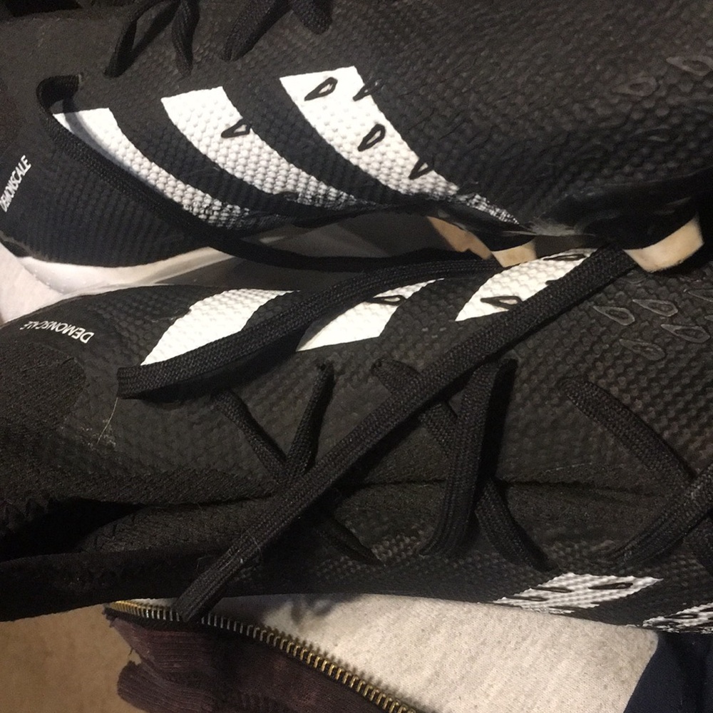 Adidas Demon Scale Soccer kelts